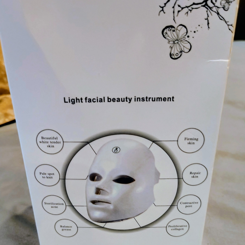 White LED Face Mask - Picture 3 of 4